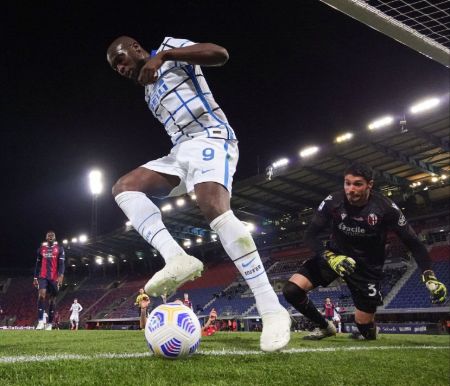 Romelu Lukaku has reached 20 league goals in Serie A this season.